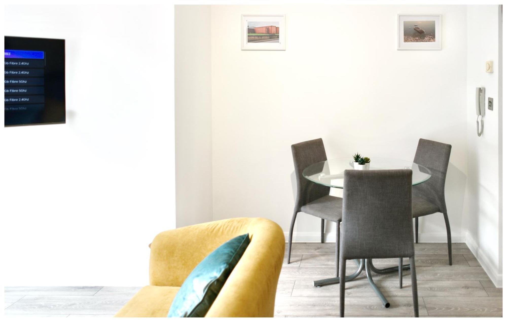 Modern Manchester City Centre Apartment — Photos 3